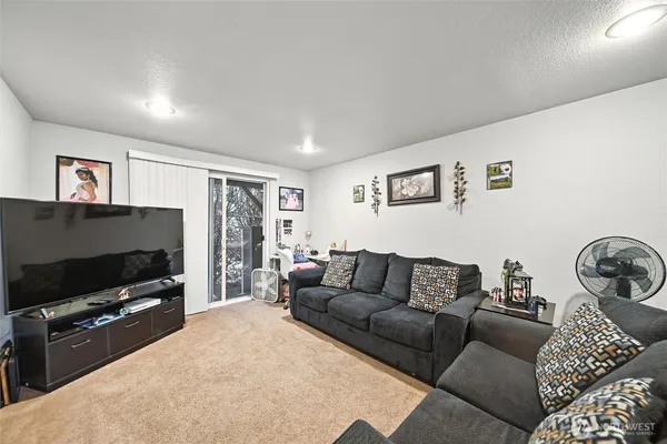 $930,000 | 108 Baker Street, Unit 14, Everson, WA 98247