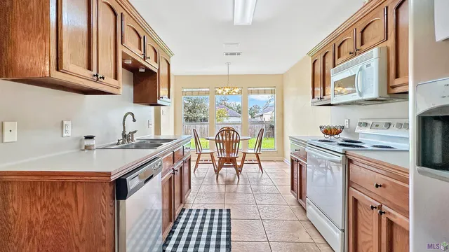 $290,000 | 43208 South Henderson Avenue, Prairieville, LA 70769