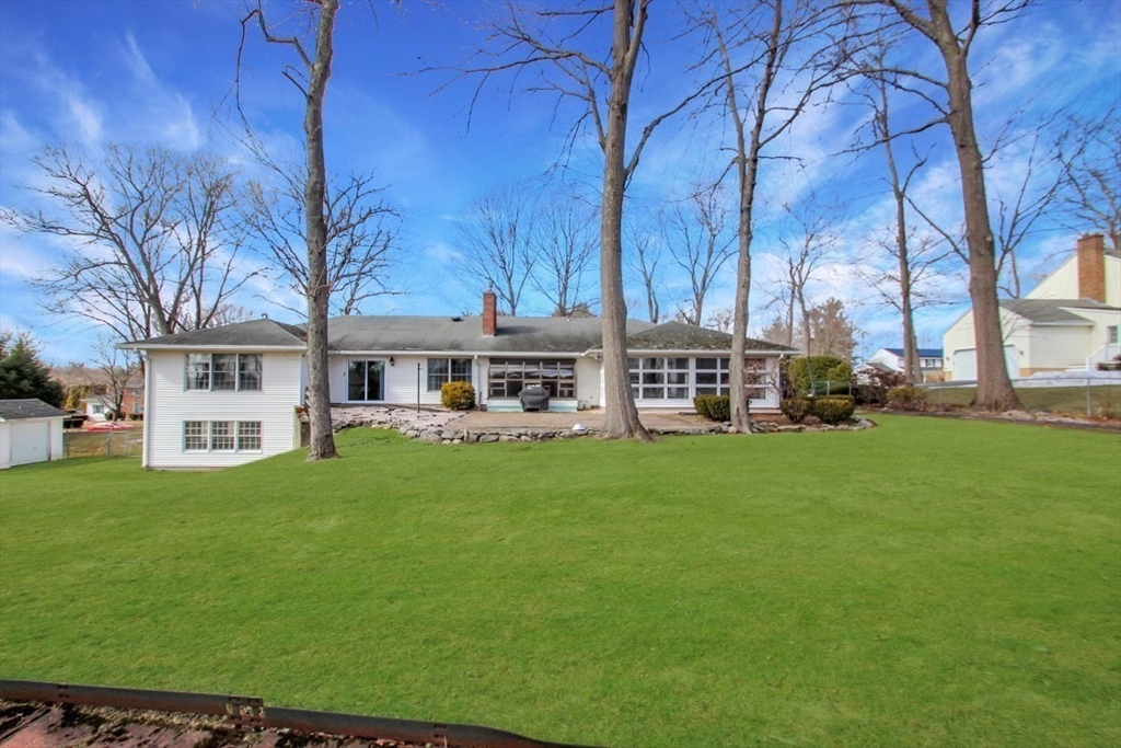 16 Argilla Road Methuen, MA 01844 - Photo 4 of 29 Gallery Image 4