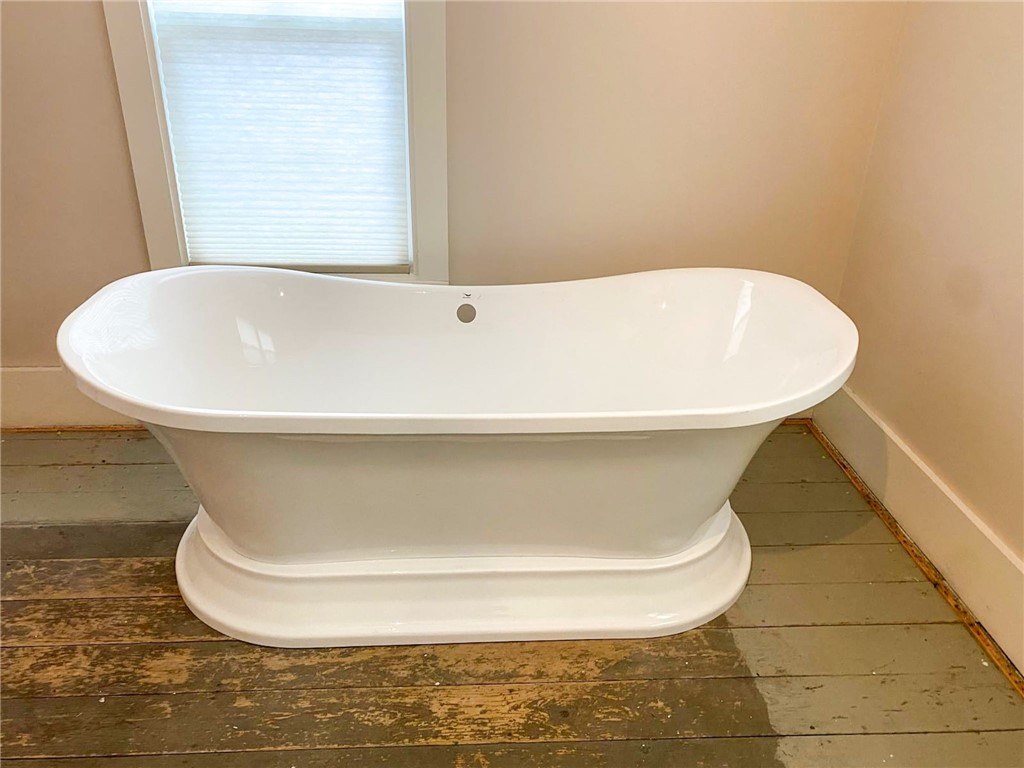 38703 Highway 96 Klamath River, CA 96050 - Photo 13 of 37 a white bath tub sitting in a bathroom