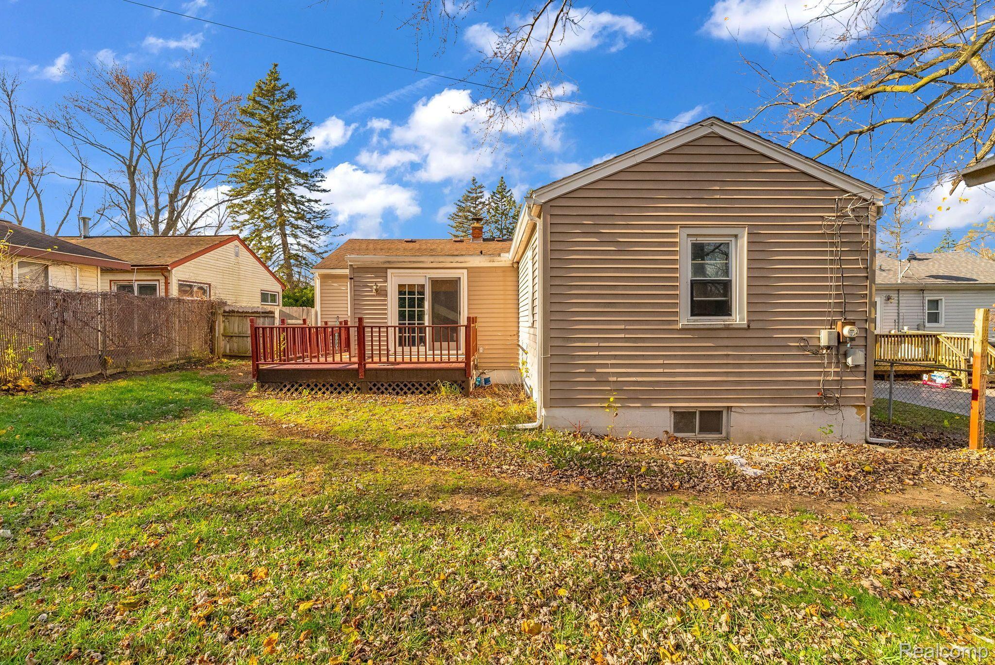 295 Rivard Boulevard Waterford, MI 48327 - Photo 25 of 28 Gallery Image 25