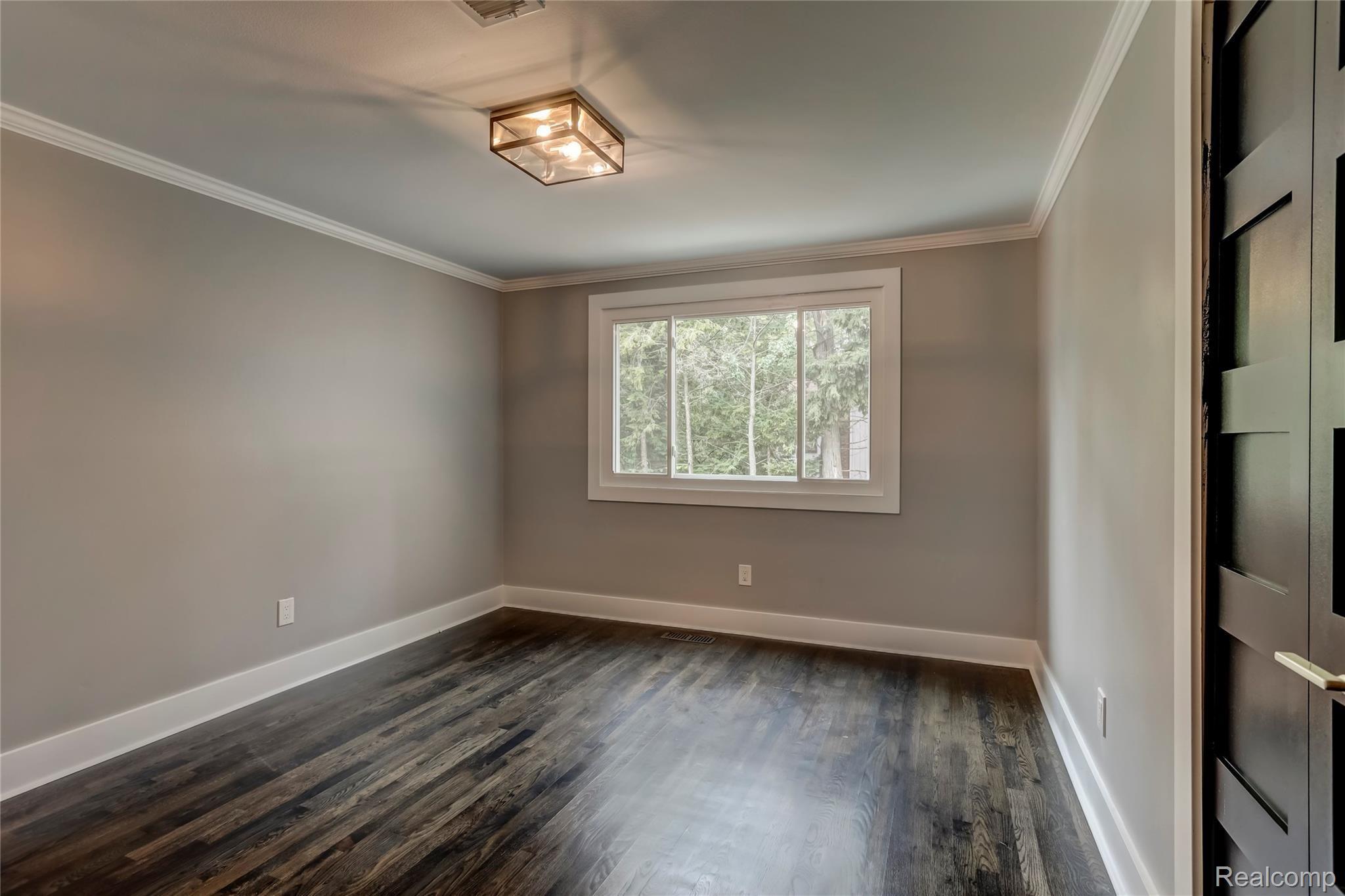 5161 Watergate Road West Bloomfield, MI 48323 - Photo 28 of 40 5161 Watergate Road, West Bloomfield Township, MI-28.jpg-FULL