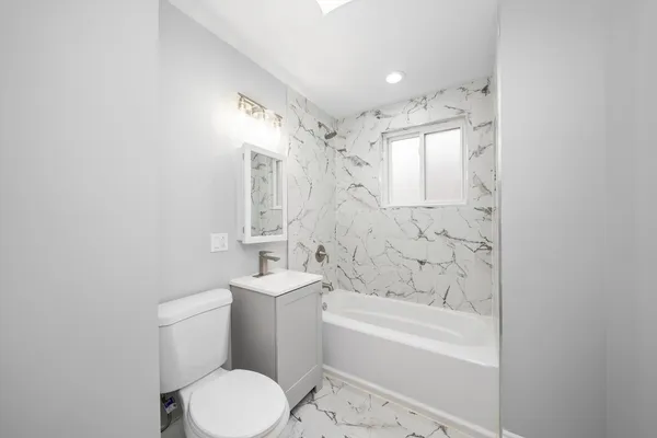 $399,000 | 5237 Long Avenue, Chicago, IL 60638