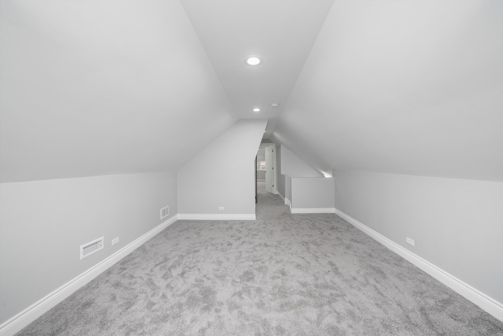 5237 Long Avenue Chicago, IL 60638 - Photo 19 of 41 a view of an empty room