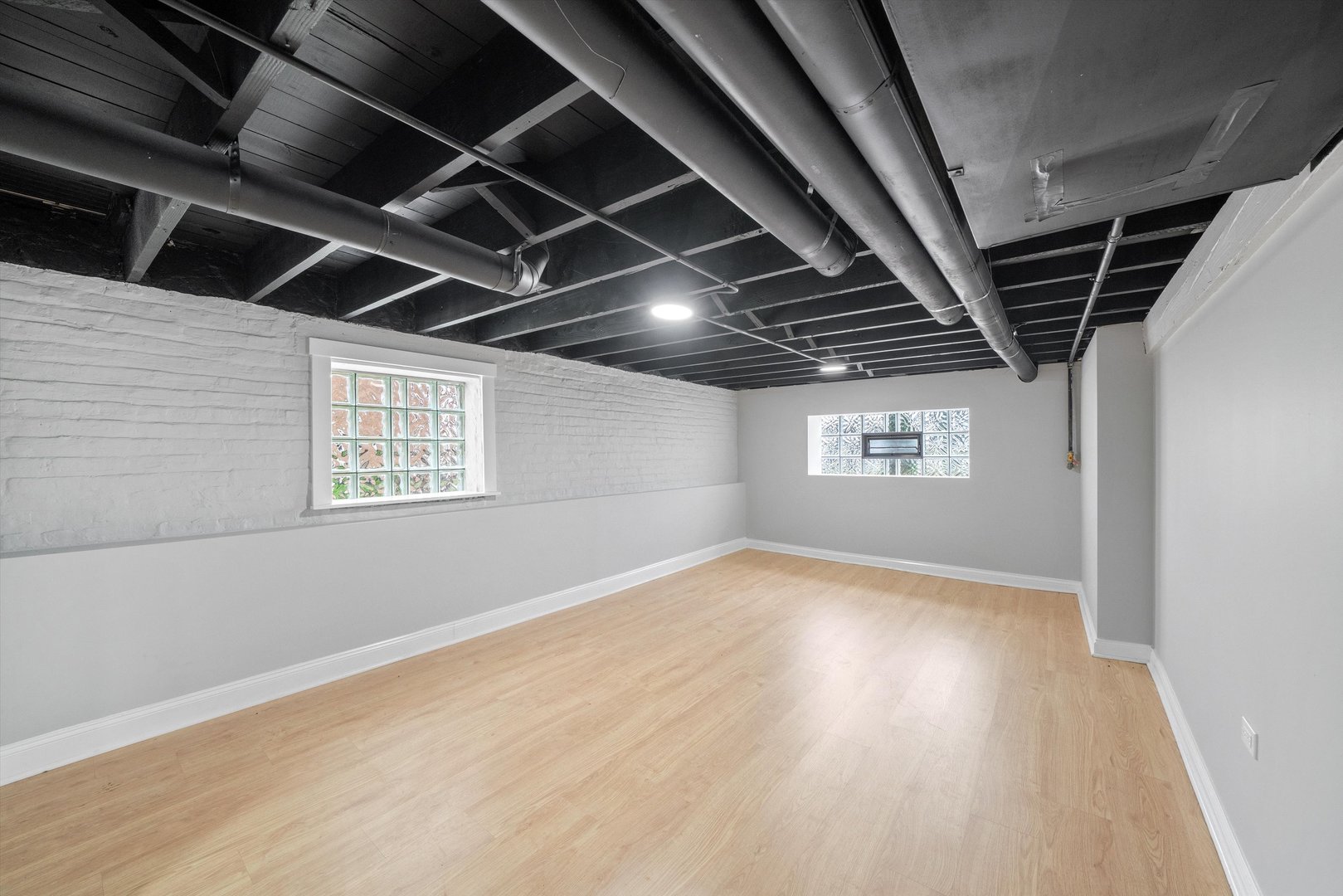 5237 Long Avenue Chicago, IL 60638 - Photo 26 of 41 a view of an empty room
