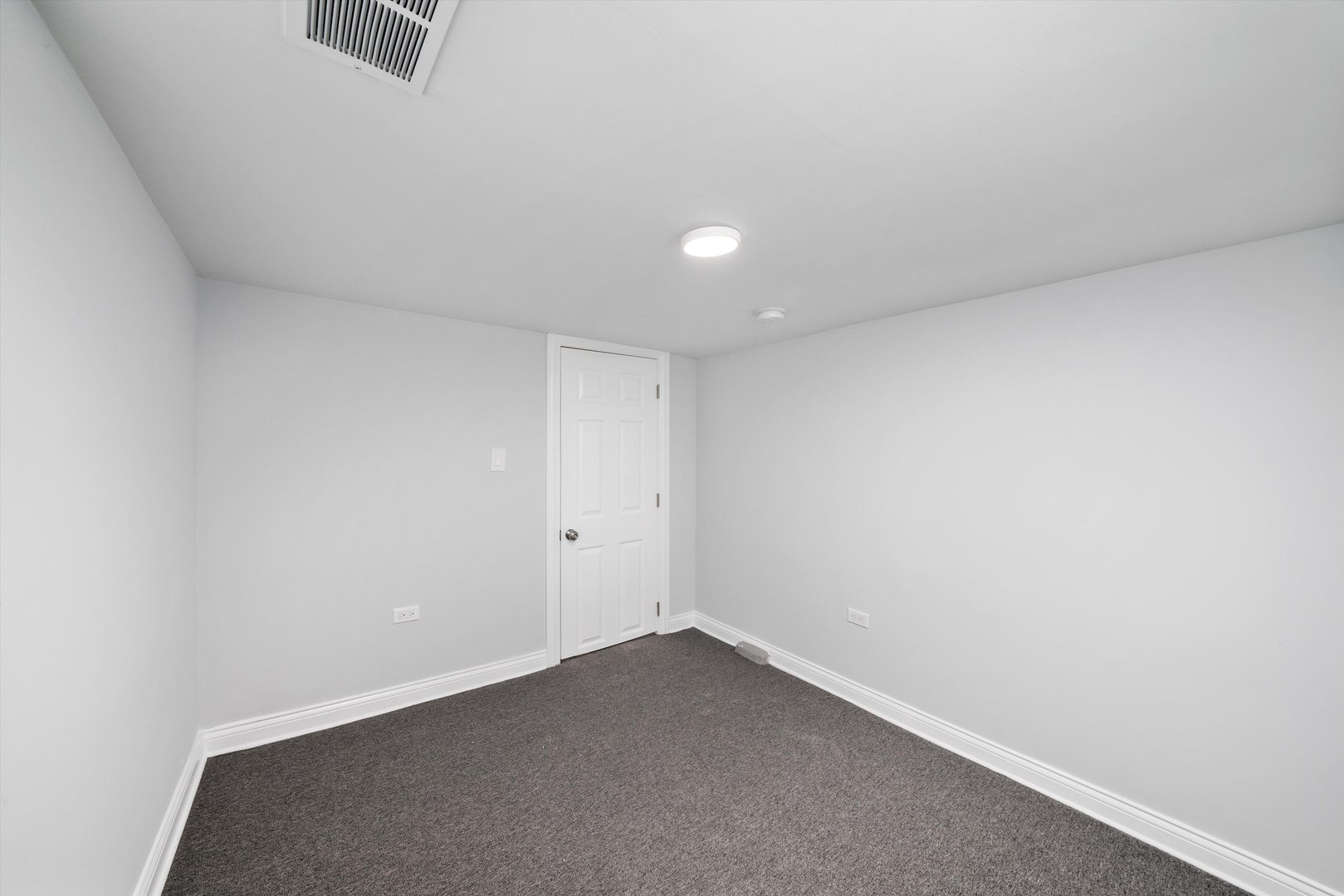 5237 Long Avenue Chicago, IL 60638 - Photo 33 of 41 a view of an empty room