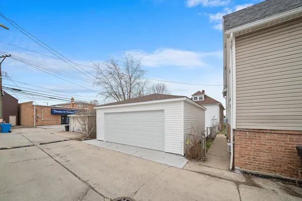 $399,000 | 5237 Long Avenue, Chicago, IL 60638