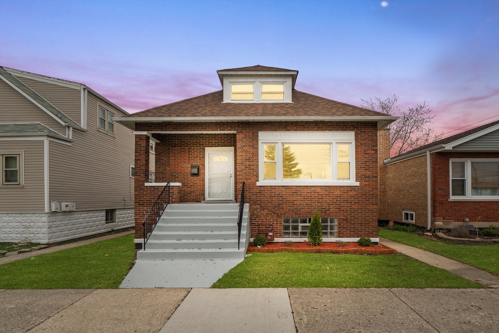 5237 Long Avenue Chicago, IL 60638 - Photo 41 of 41 a front view of a house with a yard