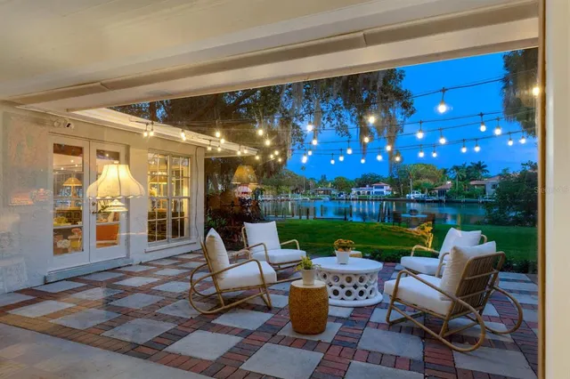 $3,850,000 | 1542 Gulfview Drive, Sarasota, FL 34239