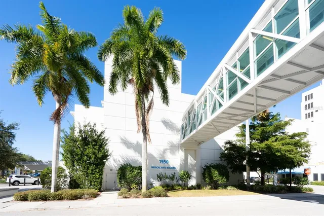 $3,850,000 | 1542 Gulfview Drive, Sarasota, FL 34239