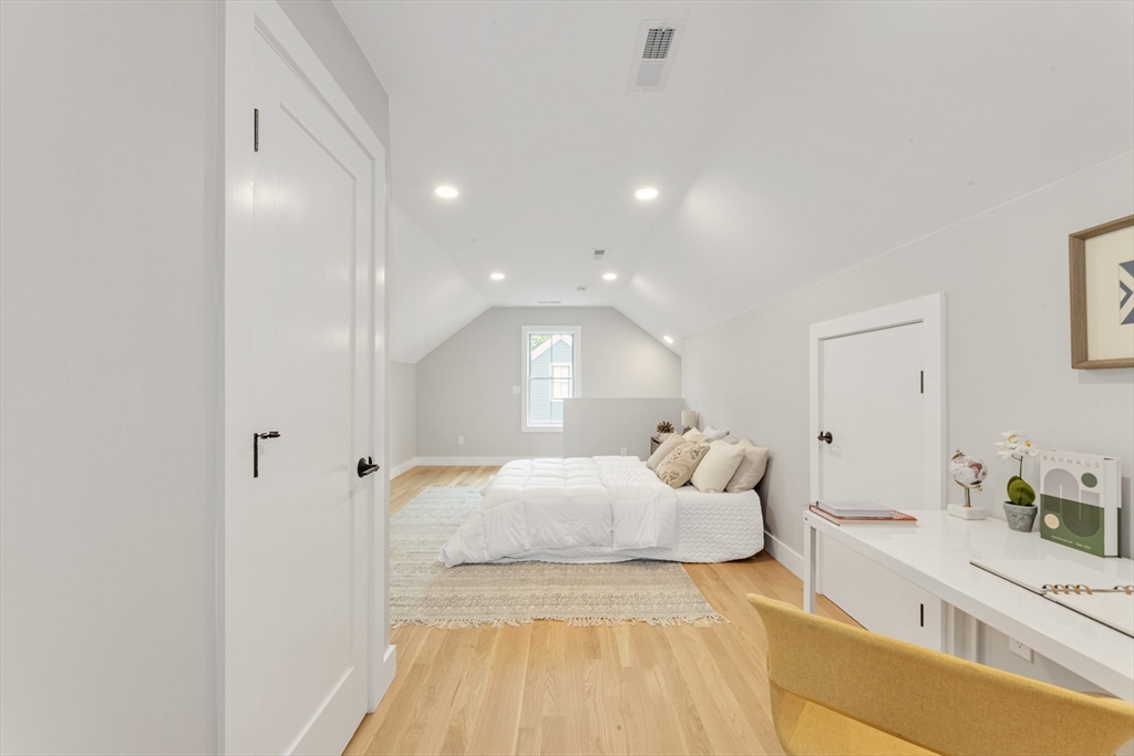 29 Keystone Street Boston, MA 02132 - Photo 21 of 29