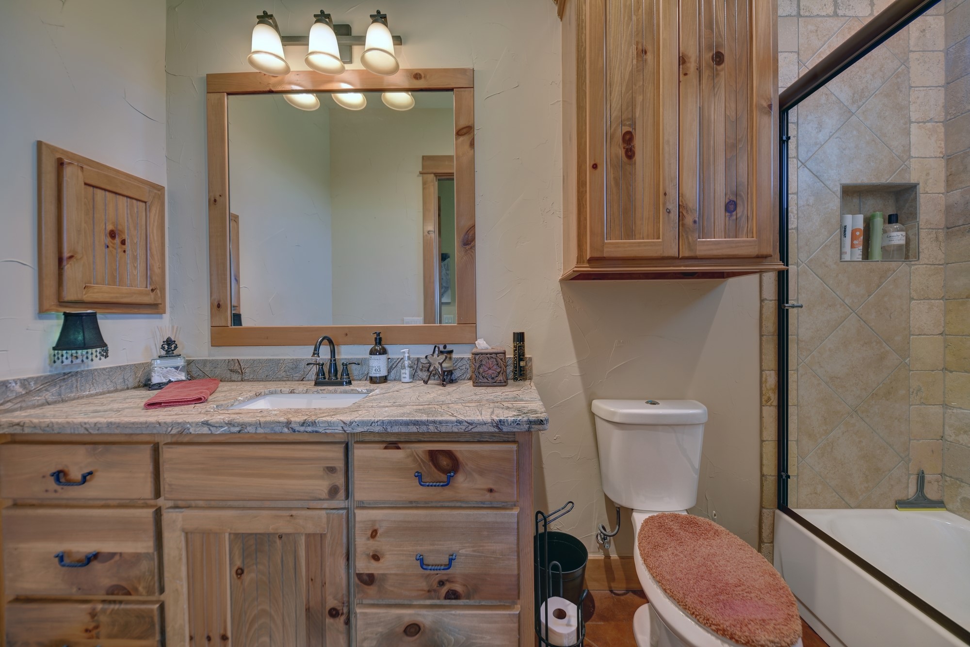 41968 Kelley Road Hempstead, TX 77445 - Photo 26 of 50 Bathroom, combo shower/tub