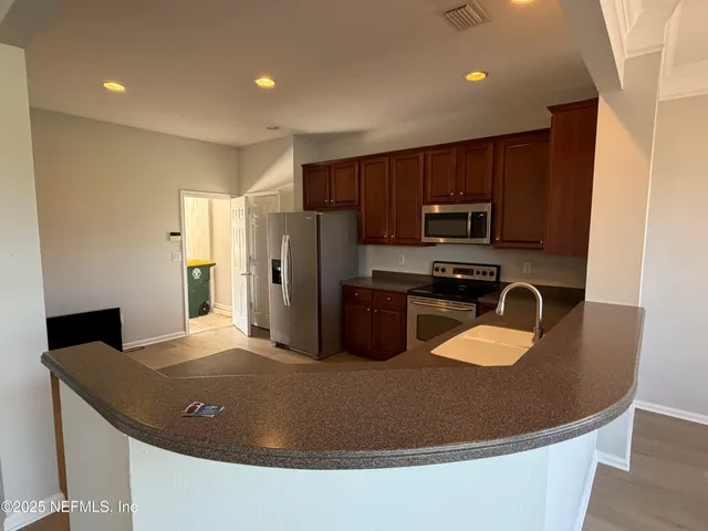 $2,100 | 6342 Autumn Berry Circle, Jacksonville, FL 32258