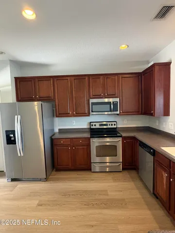 $2,100 | 6342 Autumn Berry Circle, Jacksonville, FL 32258