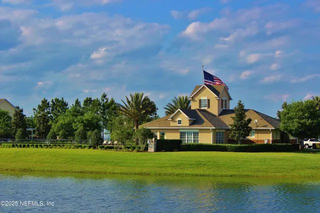 $2,100 | 6342 Autumn Berry Circle, Jacksonville, FL 32258