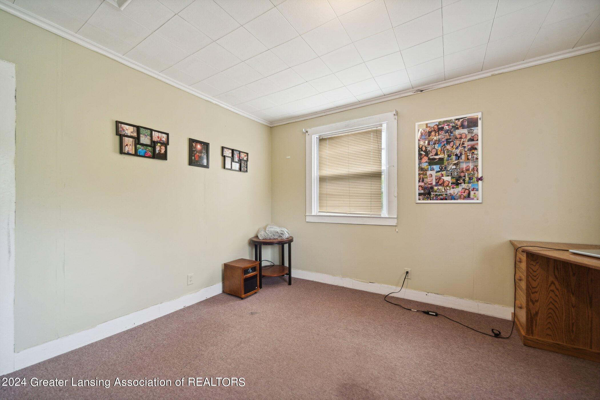 515 North Maple Street Ithaca, MI 48847 - Photo 28 of 34 515-N-Maple-St-Ithaca-MI-48847-WindowSti