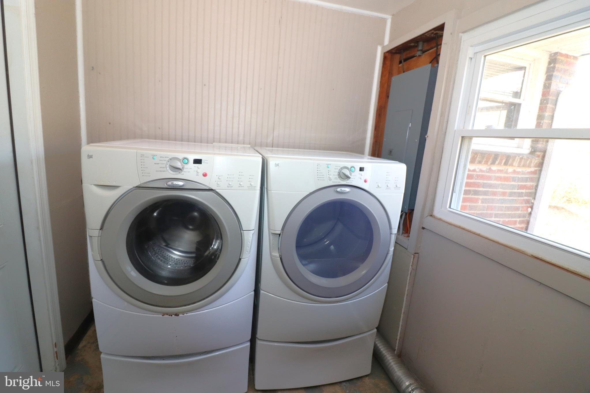12551 Bristersburg Road Midland, VA 22728 - Photo 21 of 33 a utility room with dryer and washer
