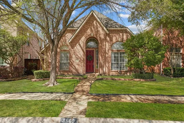 $449,999 | 8609 Old Oak Drive, Irving, TX 75063