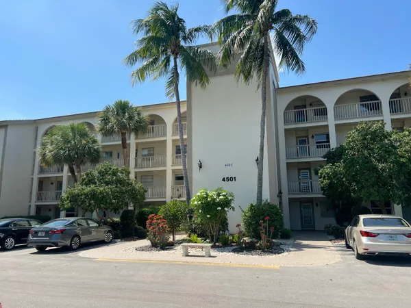 $1,675 | 4501 Martinique Way, Unit F2, Coconut Creek, FL 33066