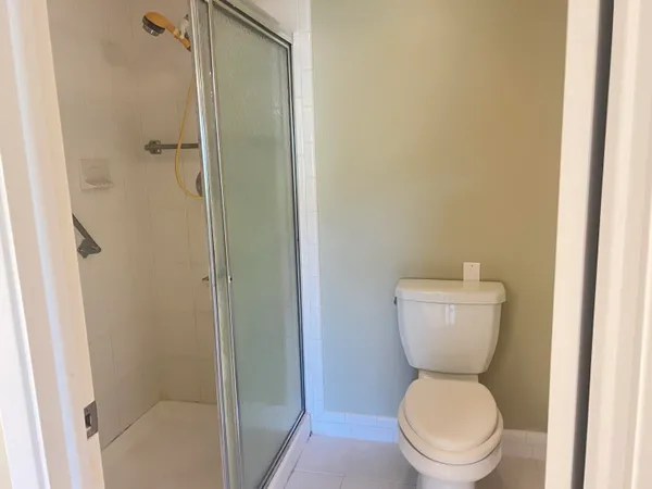 $1,675 | 4501 Martinique Way, Unit F2, Coconut Creek, FL 33066