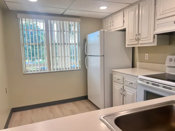 $1,675 | 4501 Martinique Way, Unit F2, Coconut Creek, FL 33066
