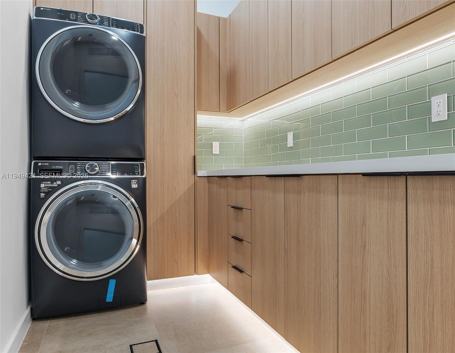 2823 Southwest 23rd Terrace Miami, FL 33145 - Photo 27 of 32