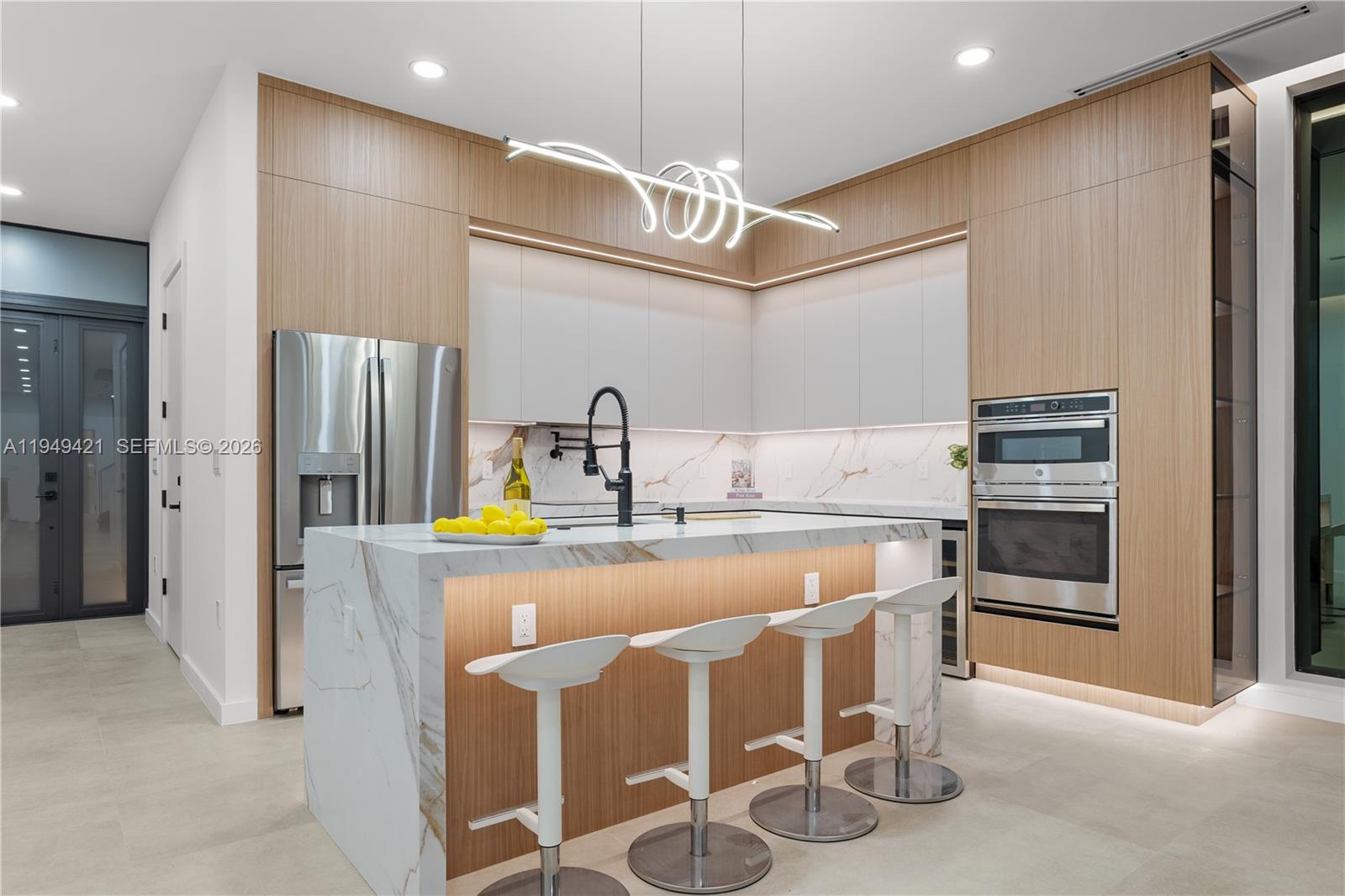 2823 Southwest 23rd Terrace Miami, FL 33145 - Photo 5 of 32