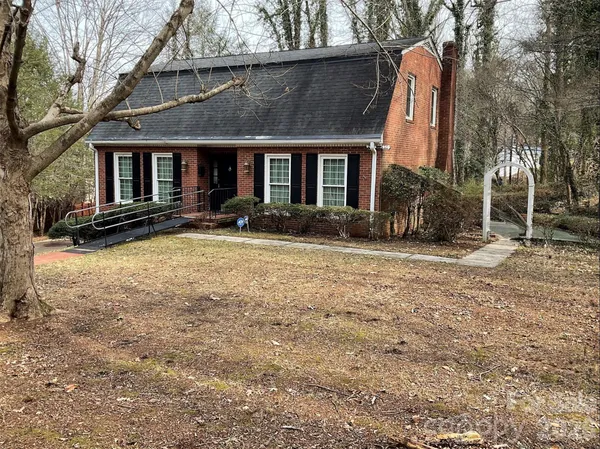 $385,000 | 822 Westminster Circle Southwest, Lenoir, NC 28645