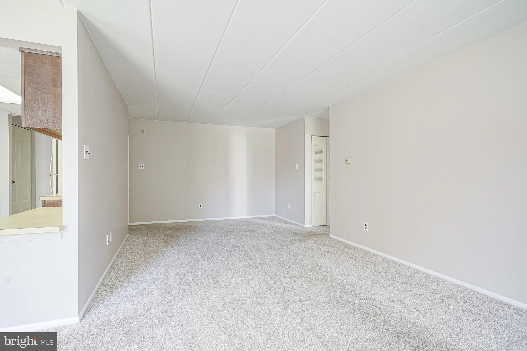 2628 Welsh Road, Unit 201 Philadelphia, PA 19152 - Photo 8 of 23 Living Room
