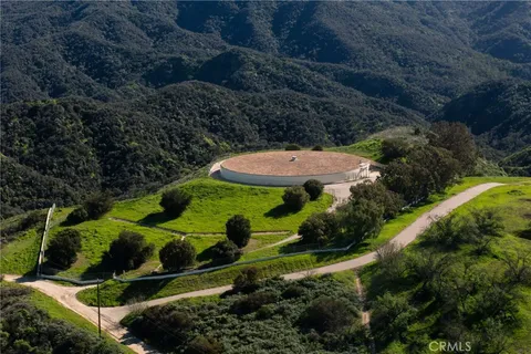 $1,250,000 | 1 Mulholland, Tarzana, CA 90290