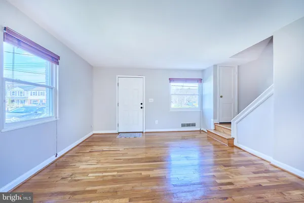 $2,700 | 2319 Riverview Terrace, Alexandria, VA 22303