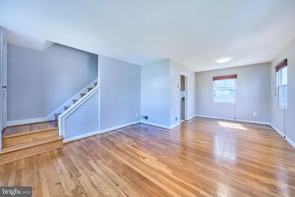 $2,700 | 2319 Riverview Terrace, Alexandria, VA 22303