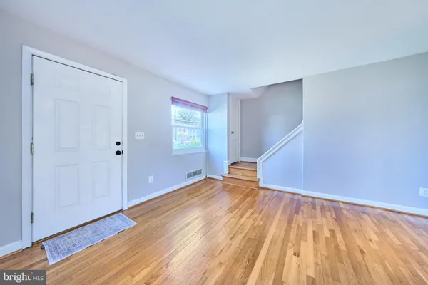 $2,700 | 2319 Riverview Terrace, Alexandria, VA 22303