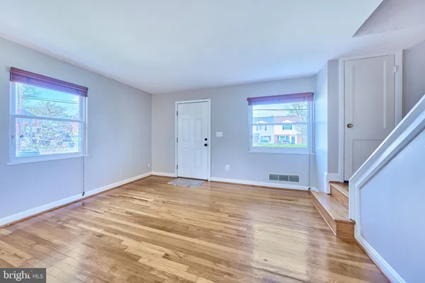 $2,700 | 2319 Riverview Terrace, Alexandria, VA 22303