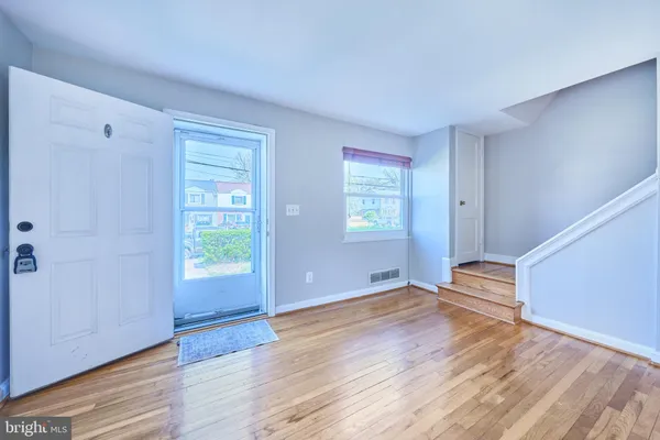 $2,700 | 2319 Riverview Terrace, Alexandria, VA 22303