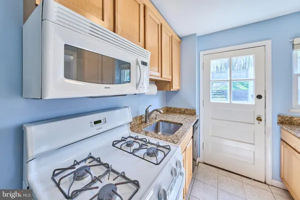 $2,700 | 2319 Riverview Terrace, Alexandria, VA 22303