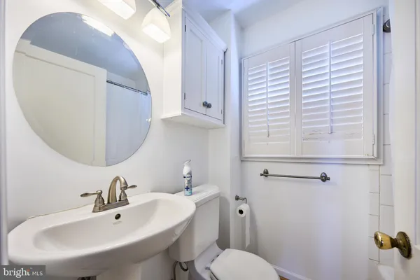 $2,700 | 2319 Riverview Terrace, Alexandria, VA 22303