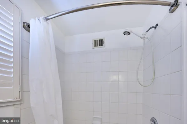 $2,700 | 2319 Riverview Terrace, Alexandria, VA 22303