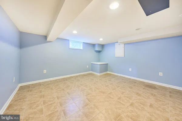 $2,700 | 2319 Riverview Terrace, Alexandria, VA 22303