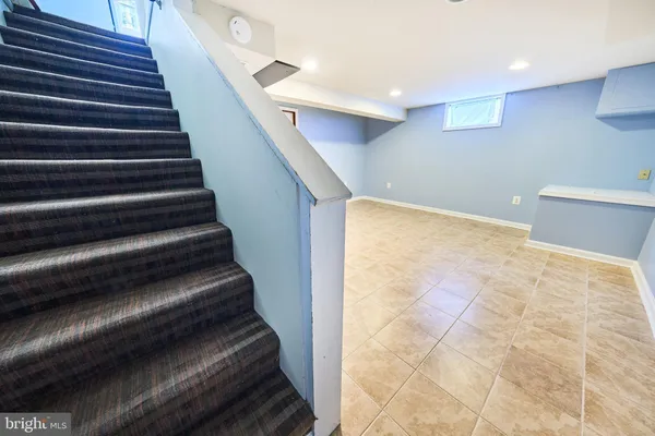 $2,700 | 2319 Riverview Terrace, Alexandria, VA 22303