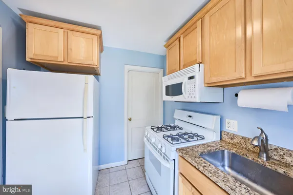 $2,700 | 2319 Riverview Terrace, Alexandria, VA 22303
