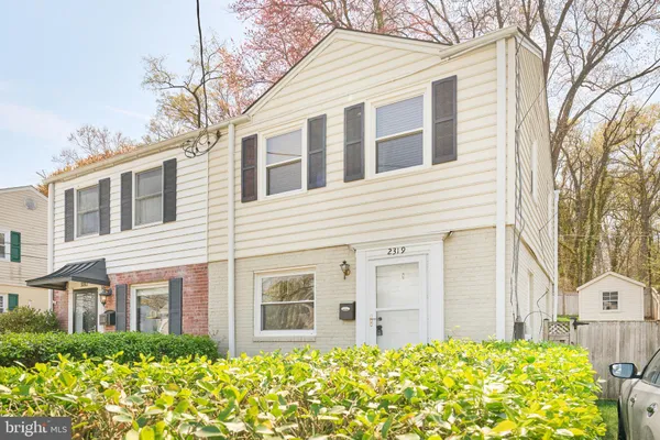 $2,700 | 2319 Riverview Terrace, Alexandria, VA 22303