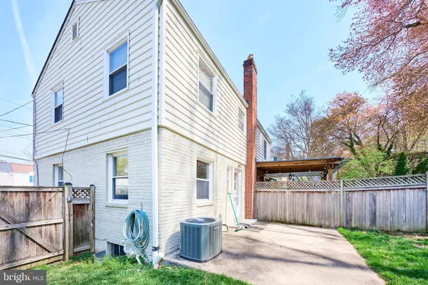 $2,700 | 2319 Riverview Terrace, Alexandria, VA 22303