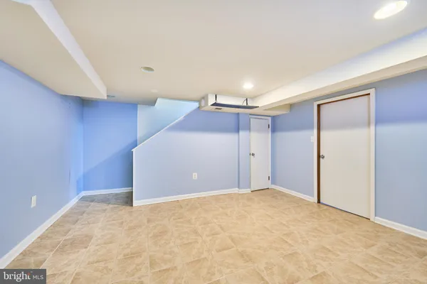 $2,700 | 2319 Riverview Terrace, Alexandria, VA 22303