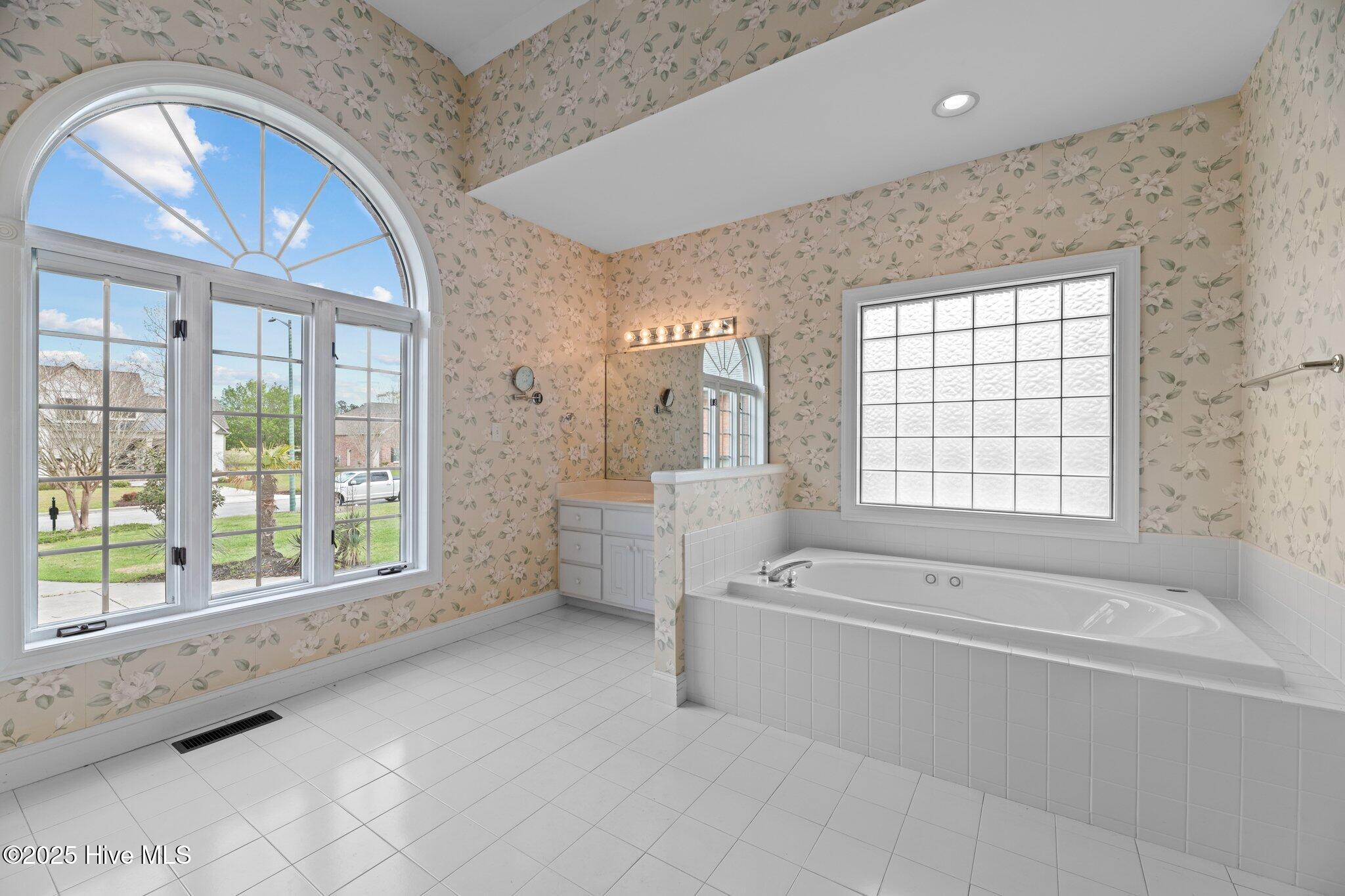 111 Mellen Road New Bern, NC 28562 - Photo 19 of 26 Master Bathroom View