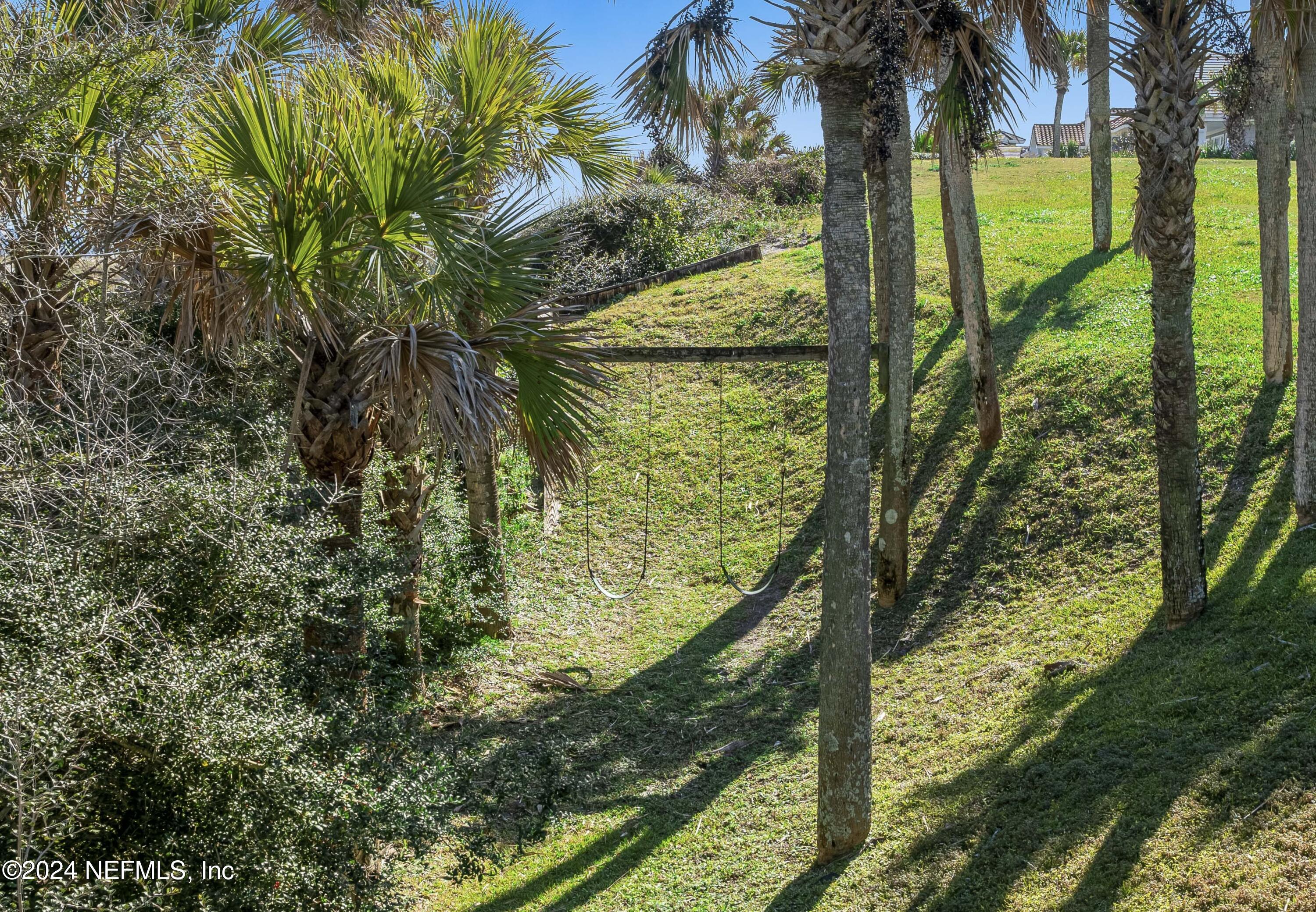 2279 Seminole Road, Unit 4 Atlantic Beach, FL 32233 - Photo 36 of 45 a view of a yard