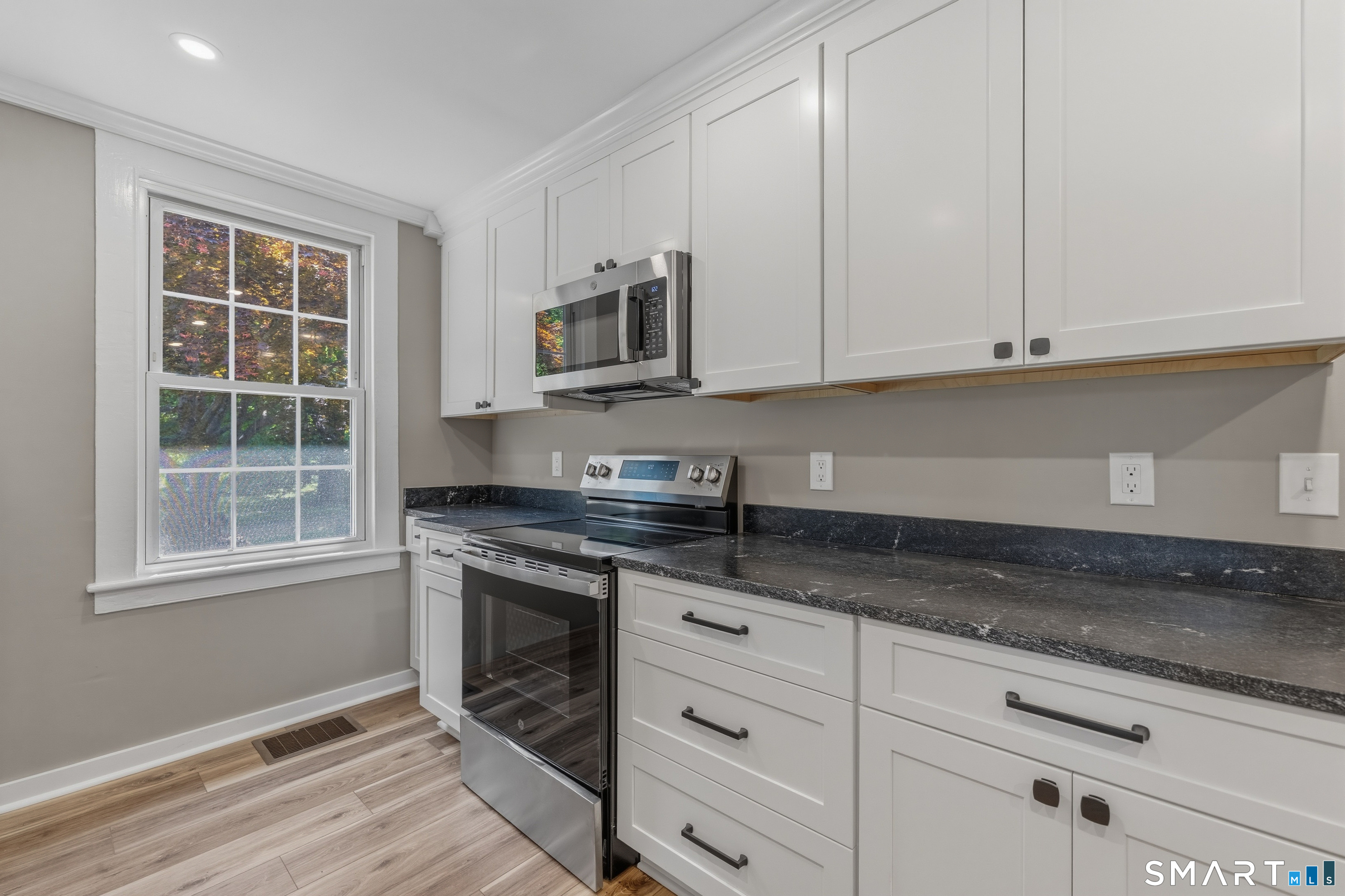 238 Isinglass Road Shelton, CT 06484 - Photo 11 of 30