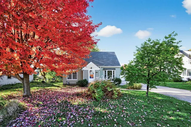 $339,900 | 1049 Sterling Street North, Maplewood, MN 55119