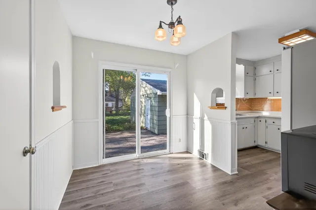 $339,900 | 1049 Sterling Street North, Maplewood, MN 55119