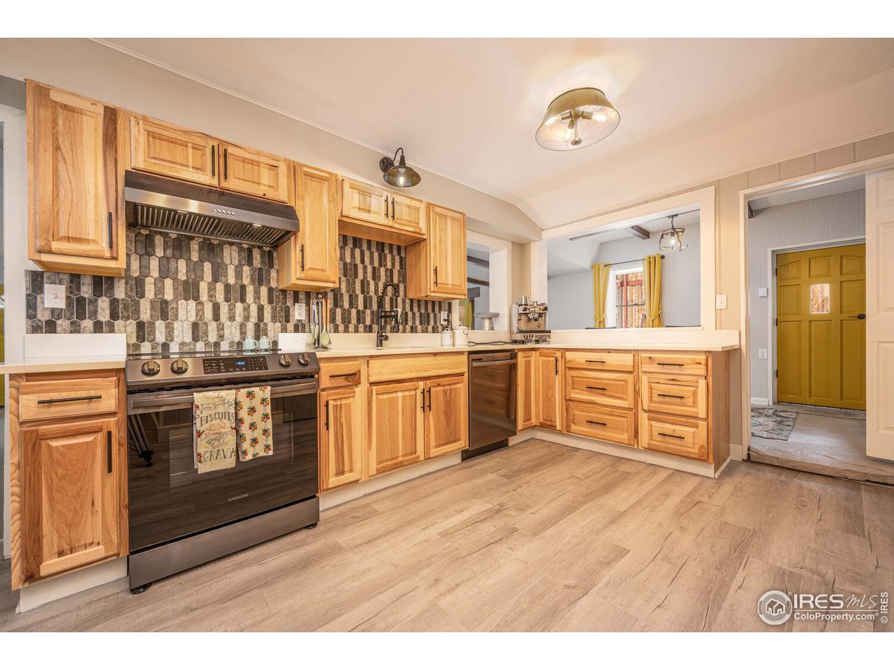 478 Riverside Drive Lyons, CO 80540 - Photo 2 of 40